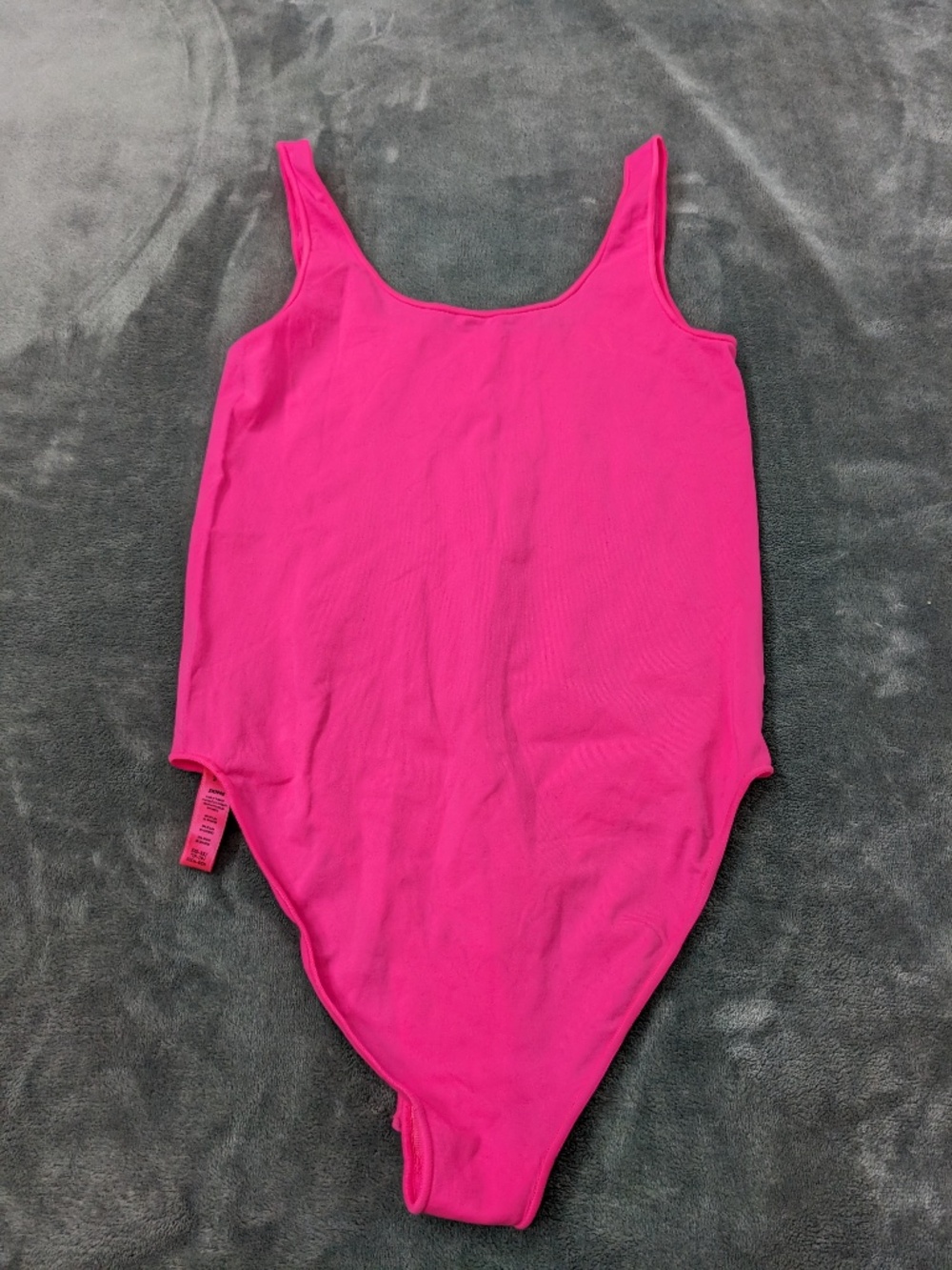 NWOT Essential Scoop Neck Bodysuit - Size XS
